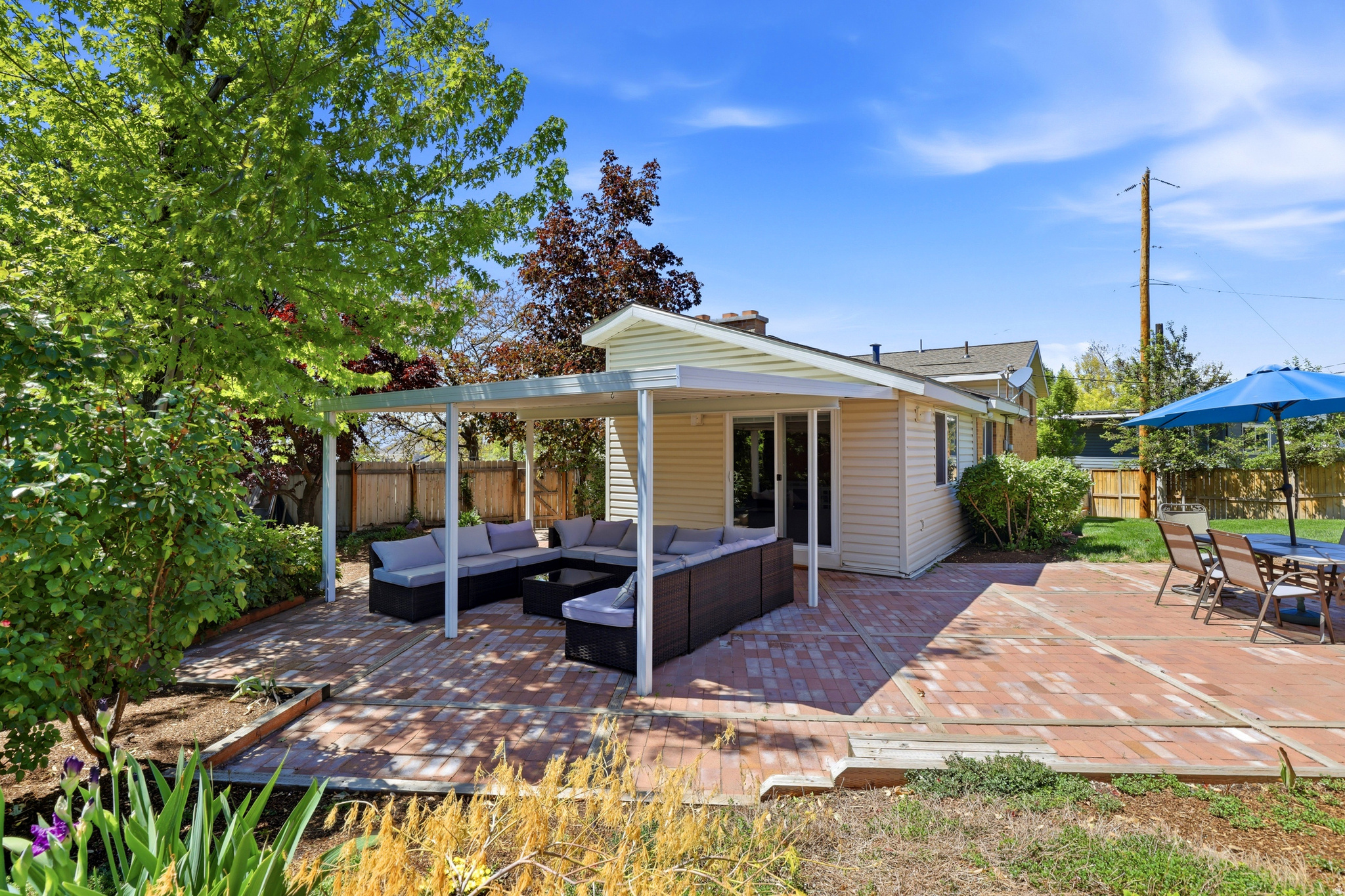 MAYWOOD HILLS - Residential