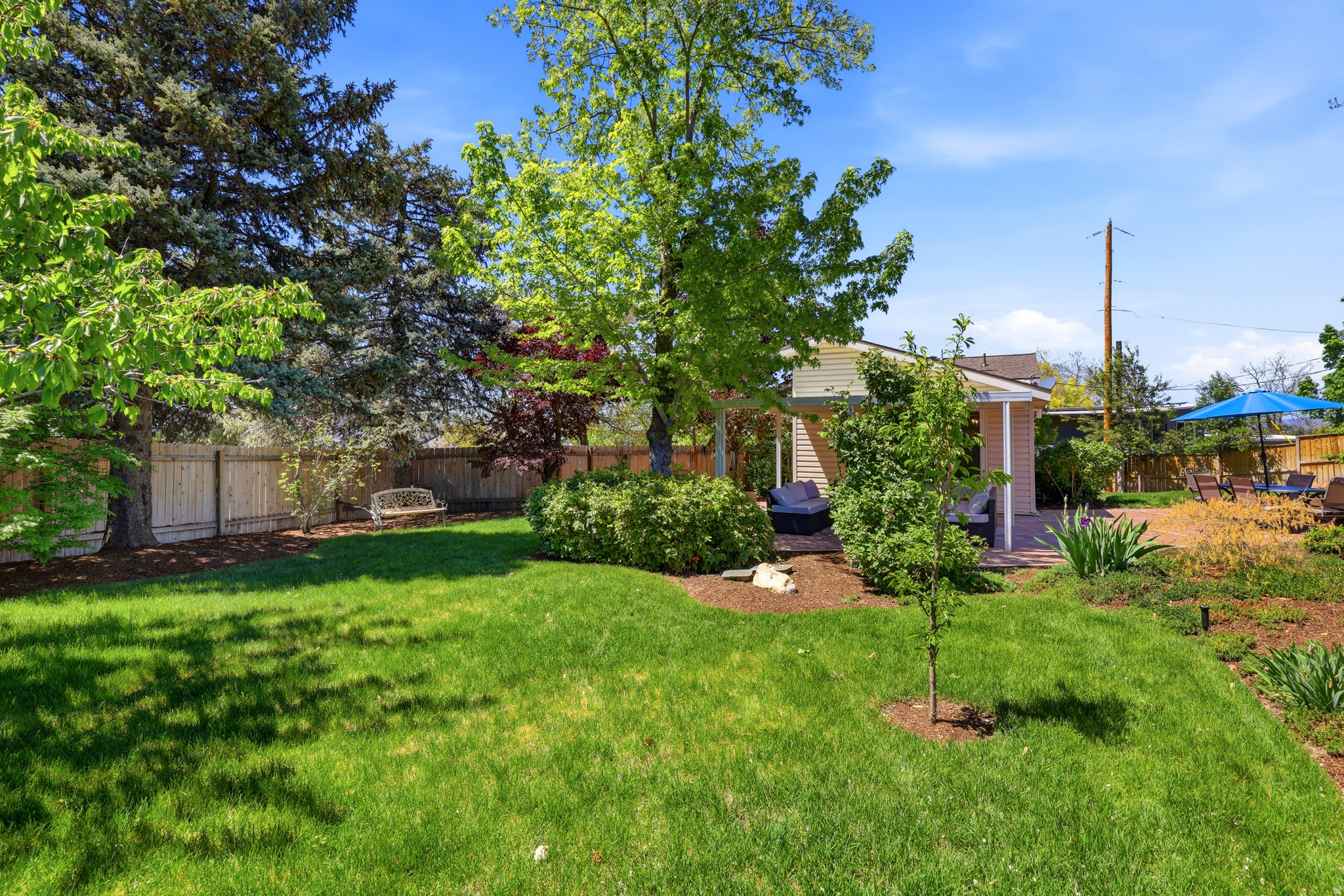 MAYWOOD HILLS - Residential