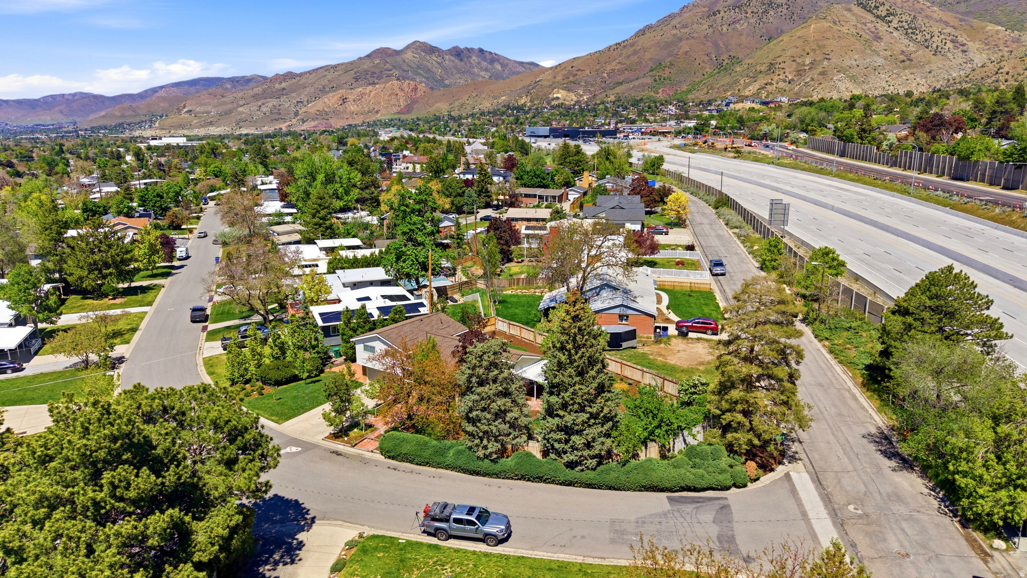 MAYWOOD HILLS - Residential