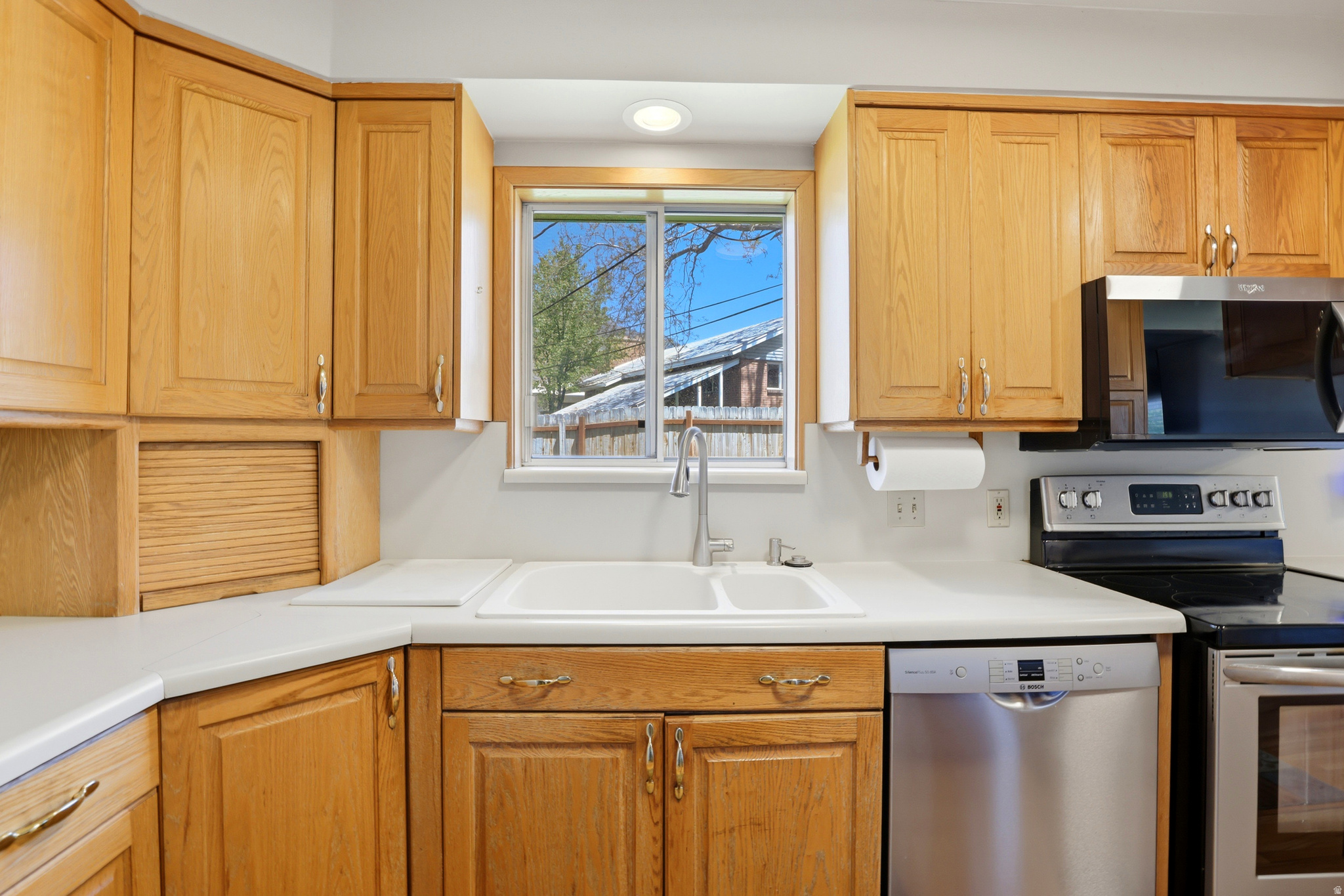 MAYWOOD HILLS - Residential