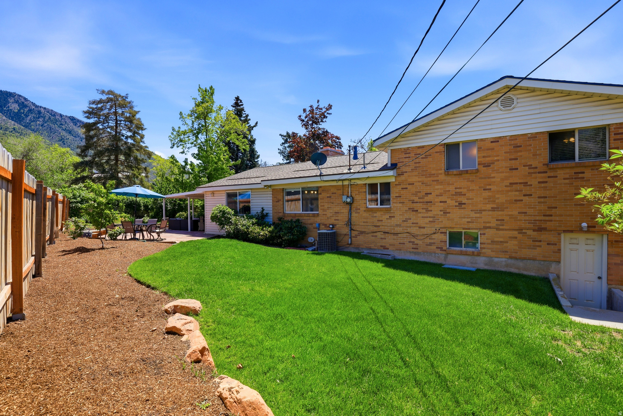 MAYWOOD HILLS - Residential