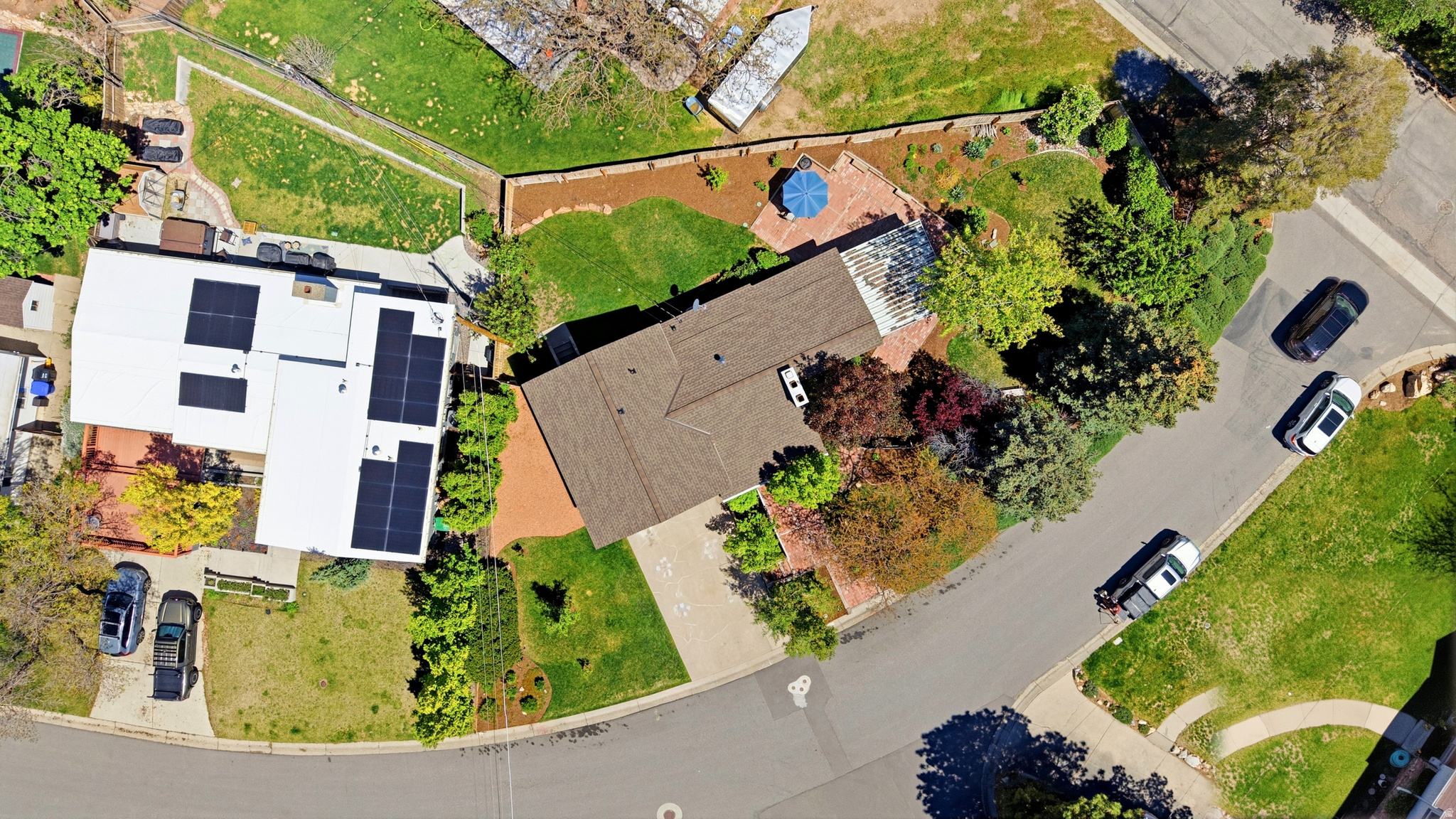 MAYWOOD HILLS - Residential