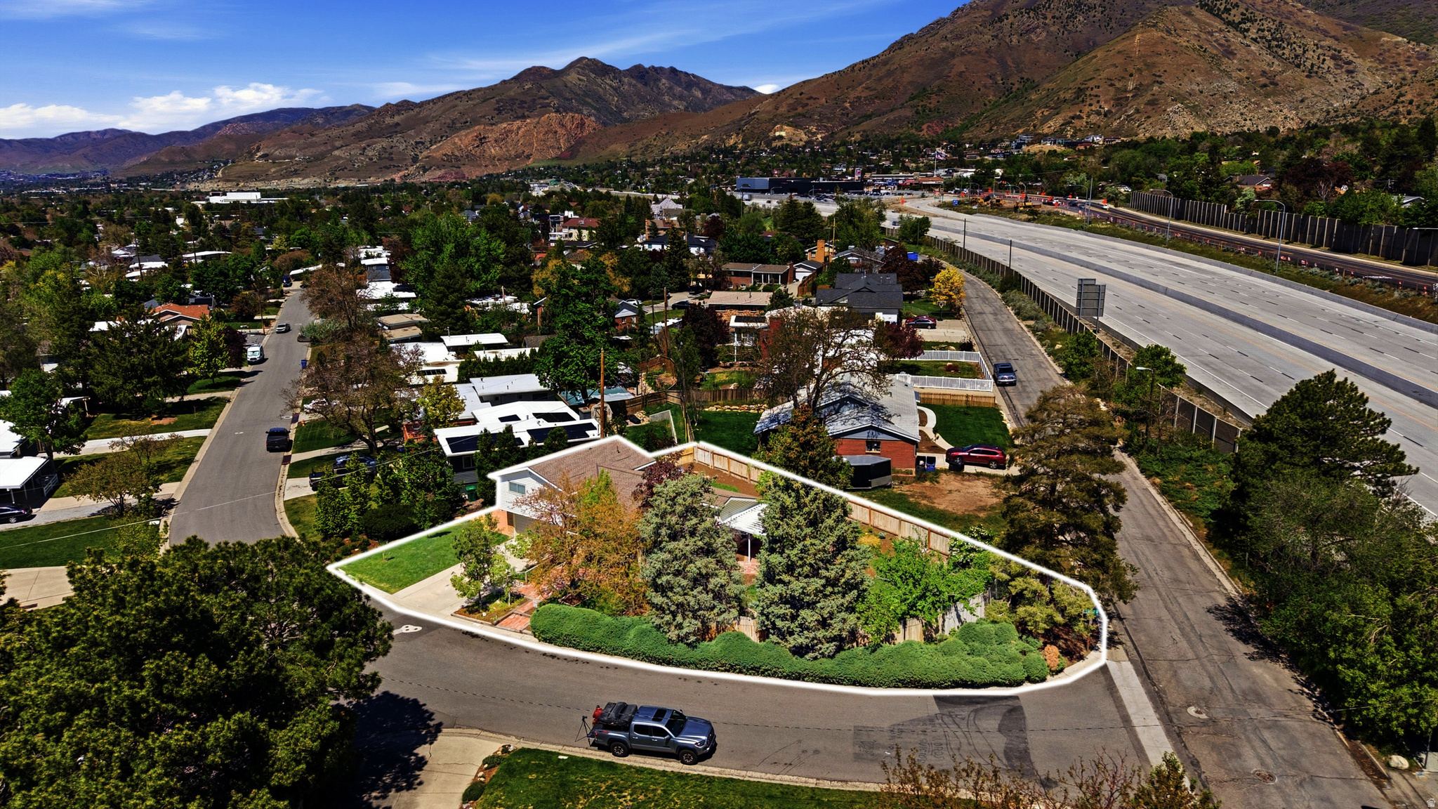 MAYWOOD HILLS - Residential