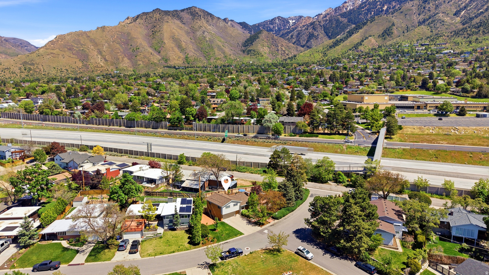 MAYWOOD HILLS - Residential