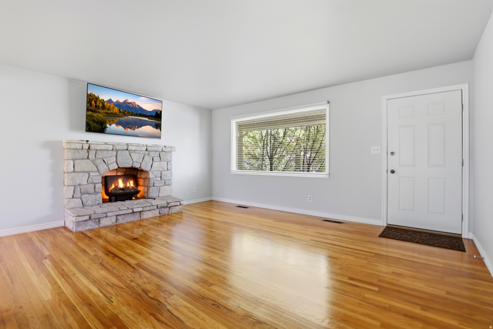 MAYWOOD HILLS - Residential