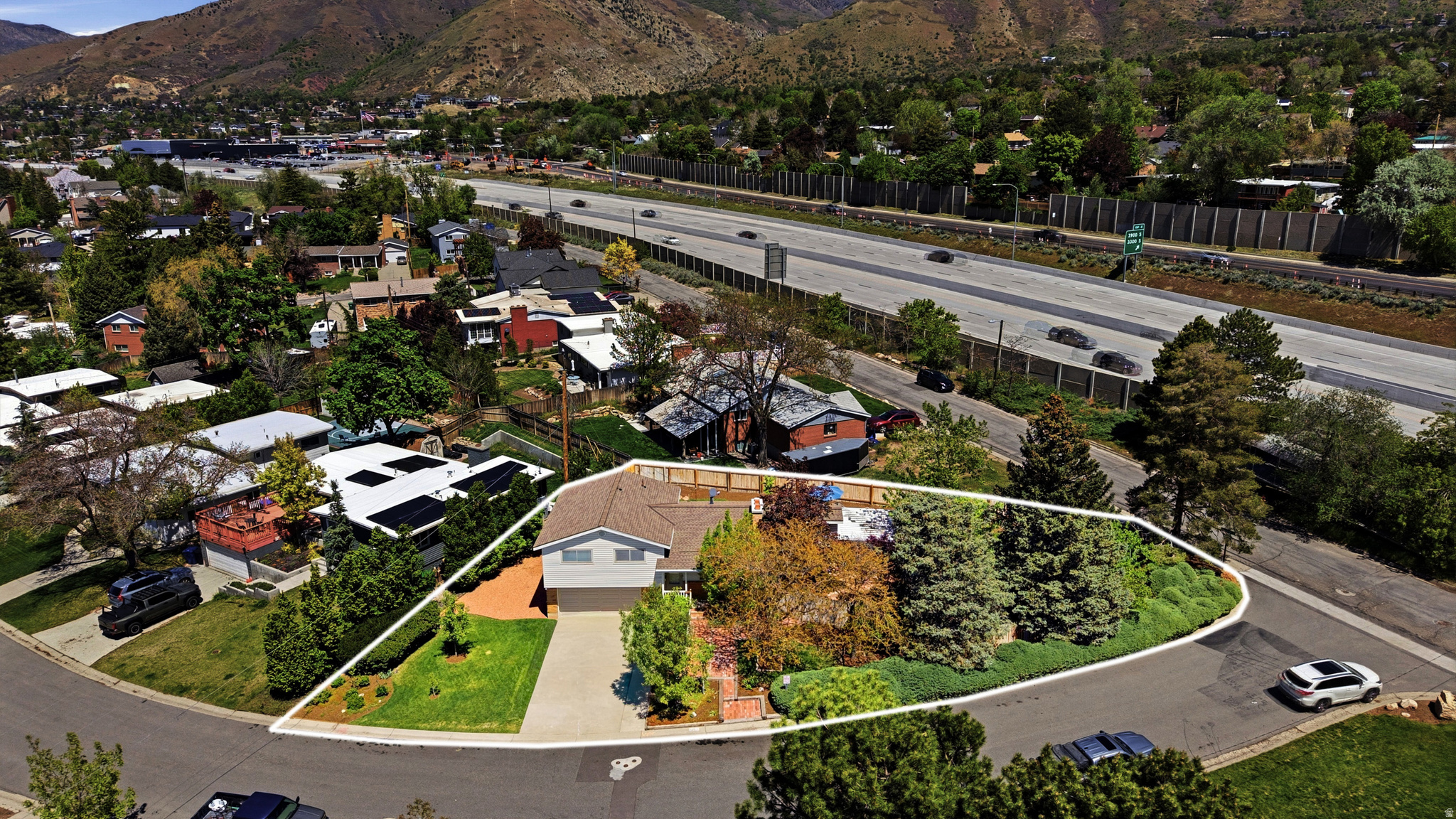 MAYWOOD HILLS - Residential