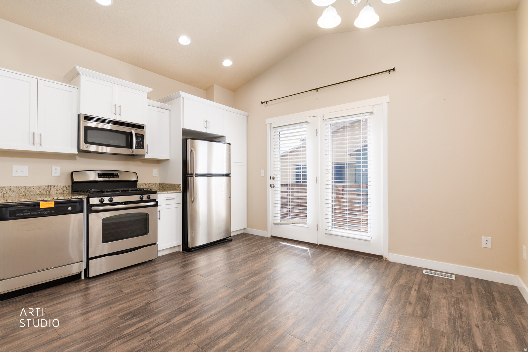 SUMMERLANE - Residential