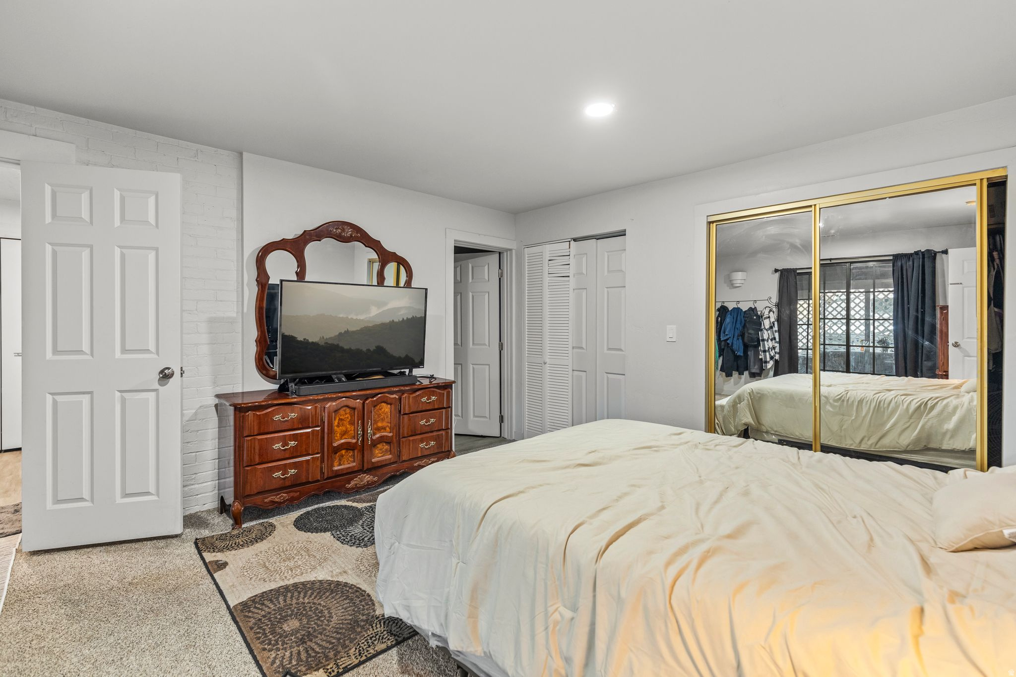 YOUNG PROPERTY - Residential