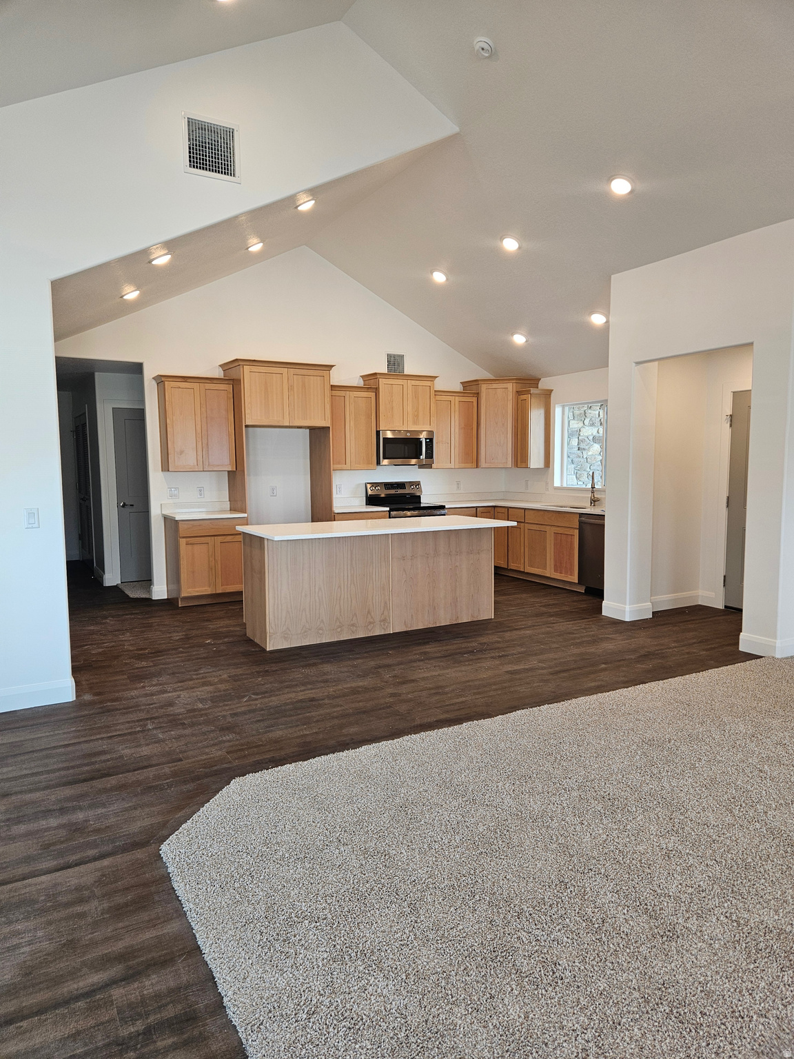 COUNTRY VIEW VILLAS - Residential