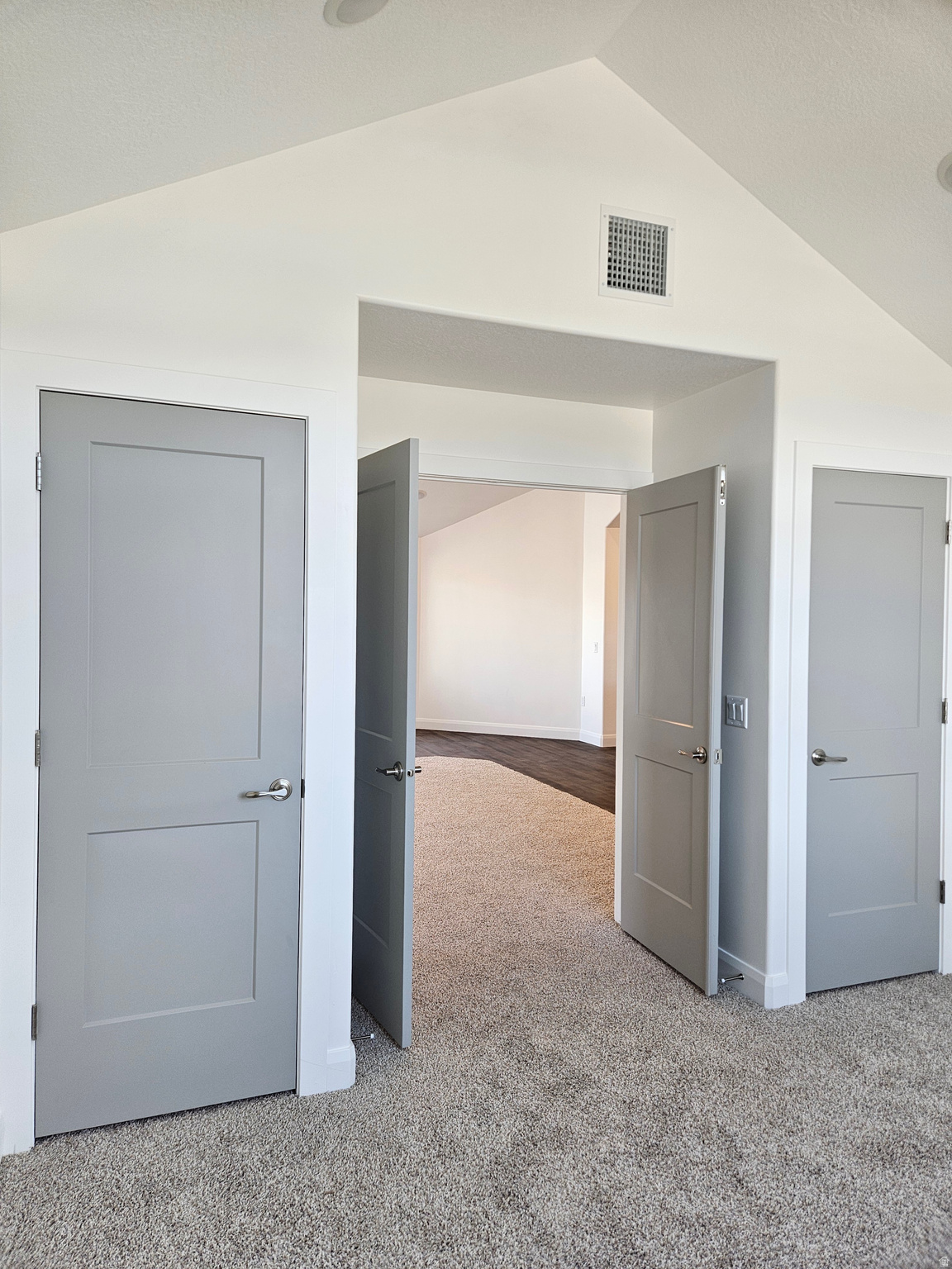 COUNTRY VIEW VILLAS - Residential