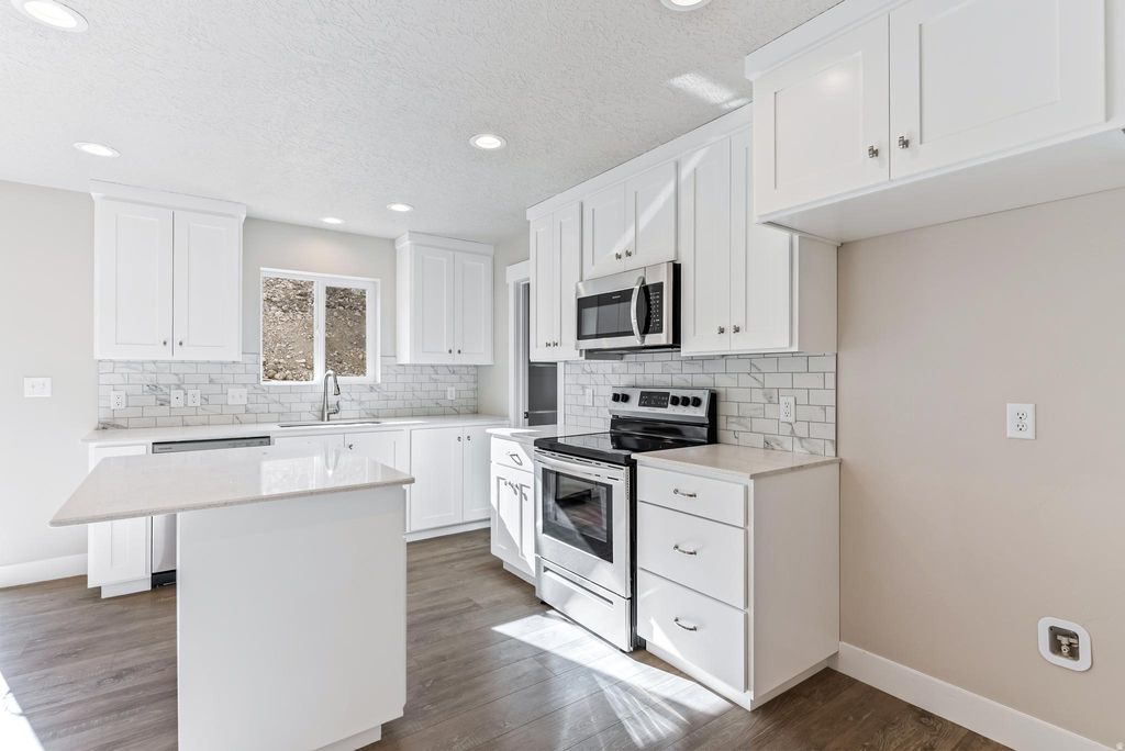 Photo of 1733 S WINDSONG DR #SH380, Santaquin, UT 84655 (MLS # 2133076)