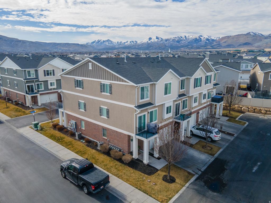 Photo of 5397 W PARSONS PEAK PL, Herriman, UT 84096 (MLS # 2136660)
