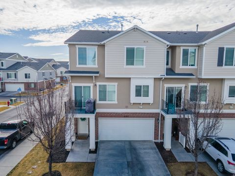 Photo of 5397 W PARSONS PEAK PL, Herriman, UT 84096 (MLS # 2136660)