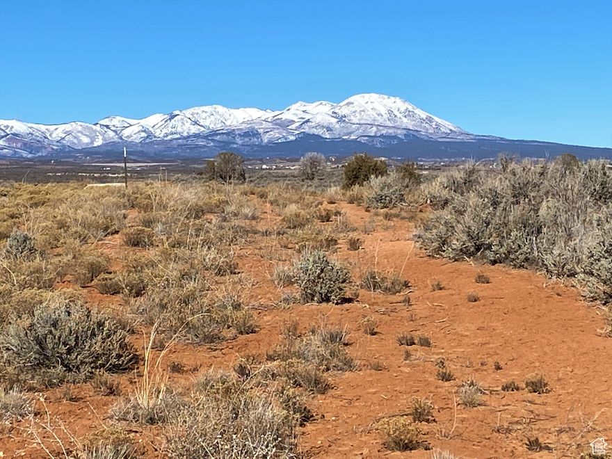 View Bears Ears buttes and scenic mountain ranges in every direction from this buildable 6 acre lot. Adjoining lot 7 is also available. The safe and peaceful town of Blanding is minutes away for schools, shopping, and churches. County maintained road. Power, water and high speed internet are stubbed to the lot. Gas would be propane. here are no HOA fees. Buyer to verify all information to their own satisfaction.