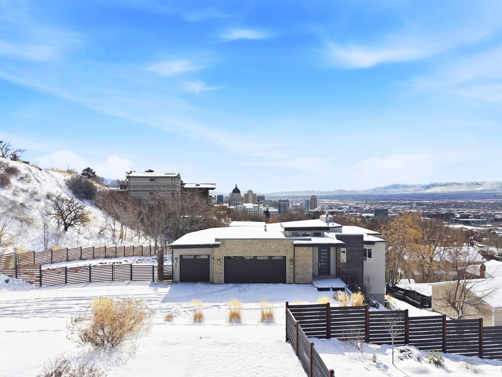 Photo of 68 E COLUMBUS CT, Salt Lake City, UT 84103 (MLS # 2138586)