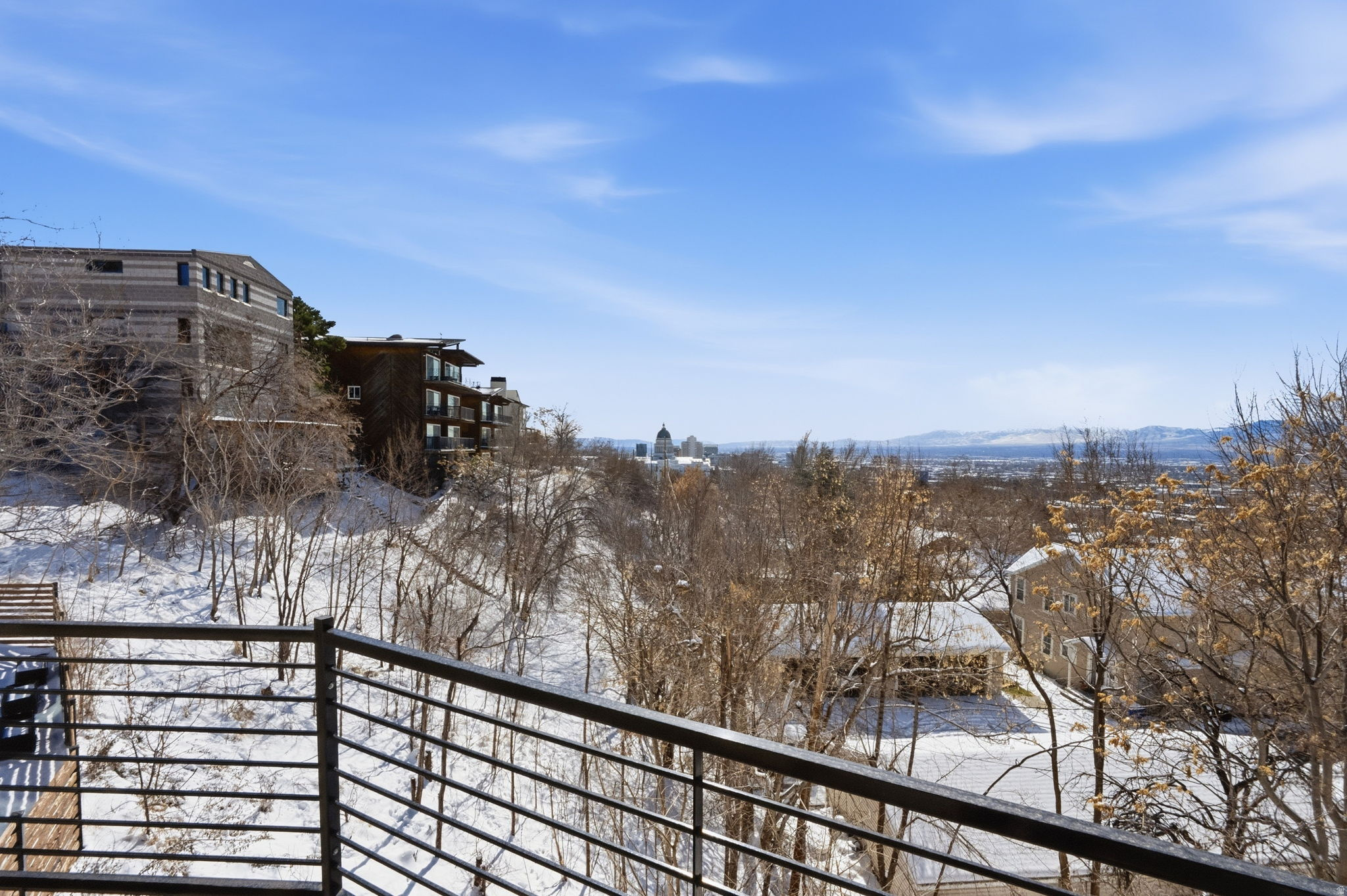 COLUMBUS COURT - Residential