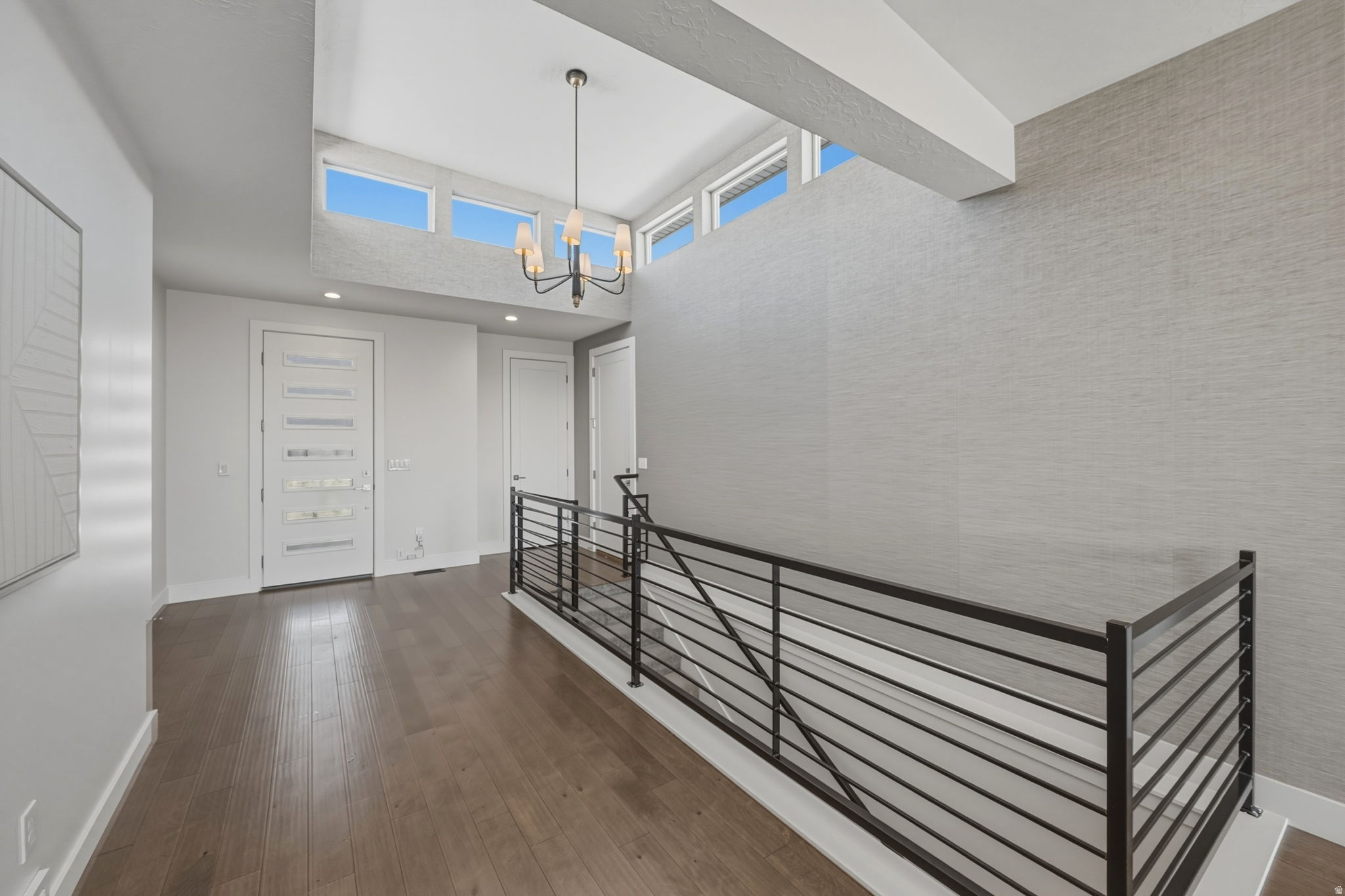 COLUMBUS COURT - Residential