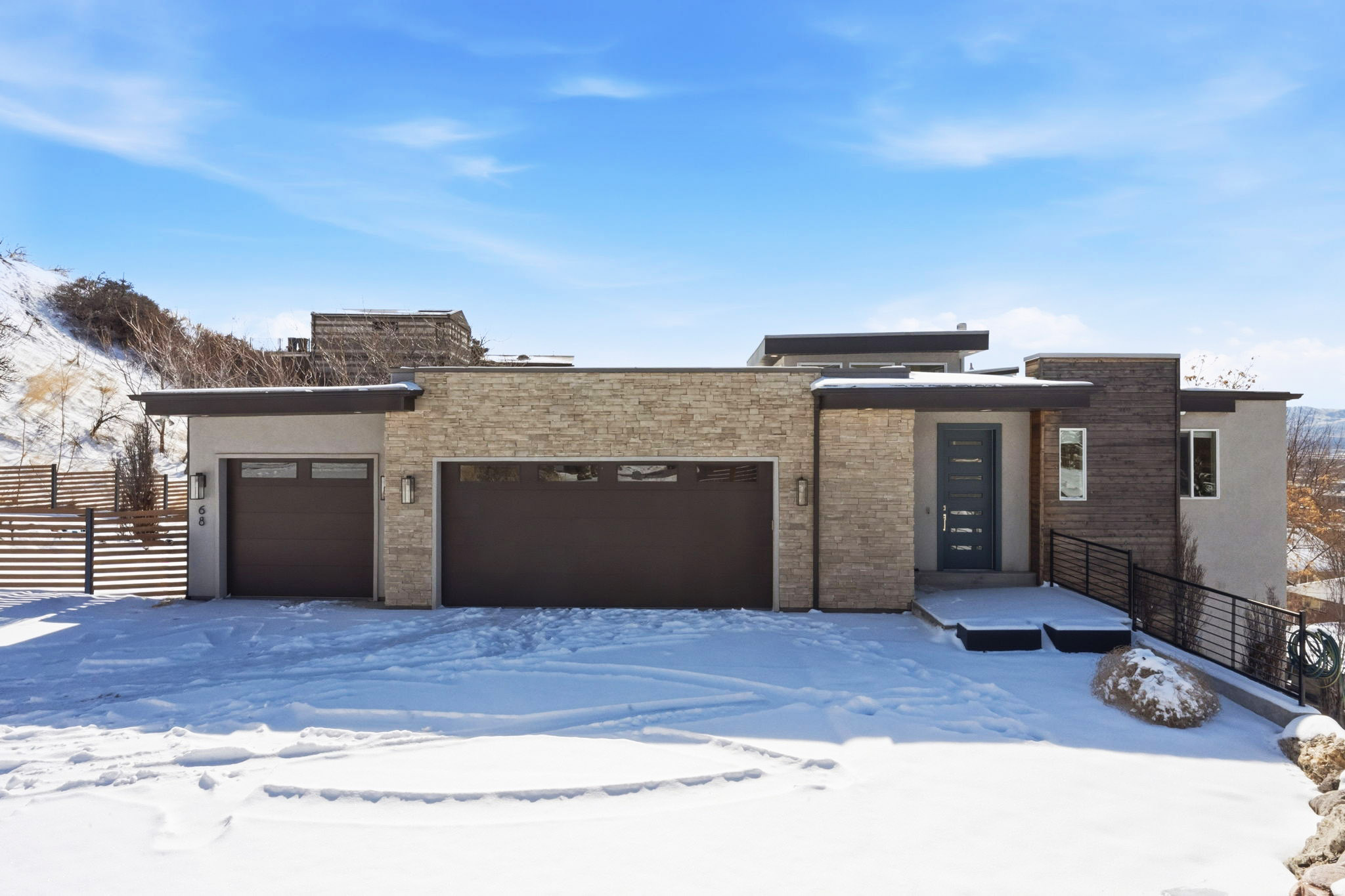 COLUMBUS COURT - Residential