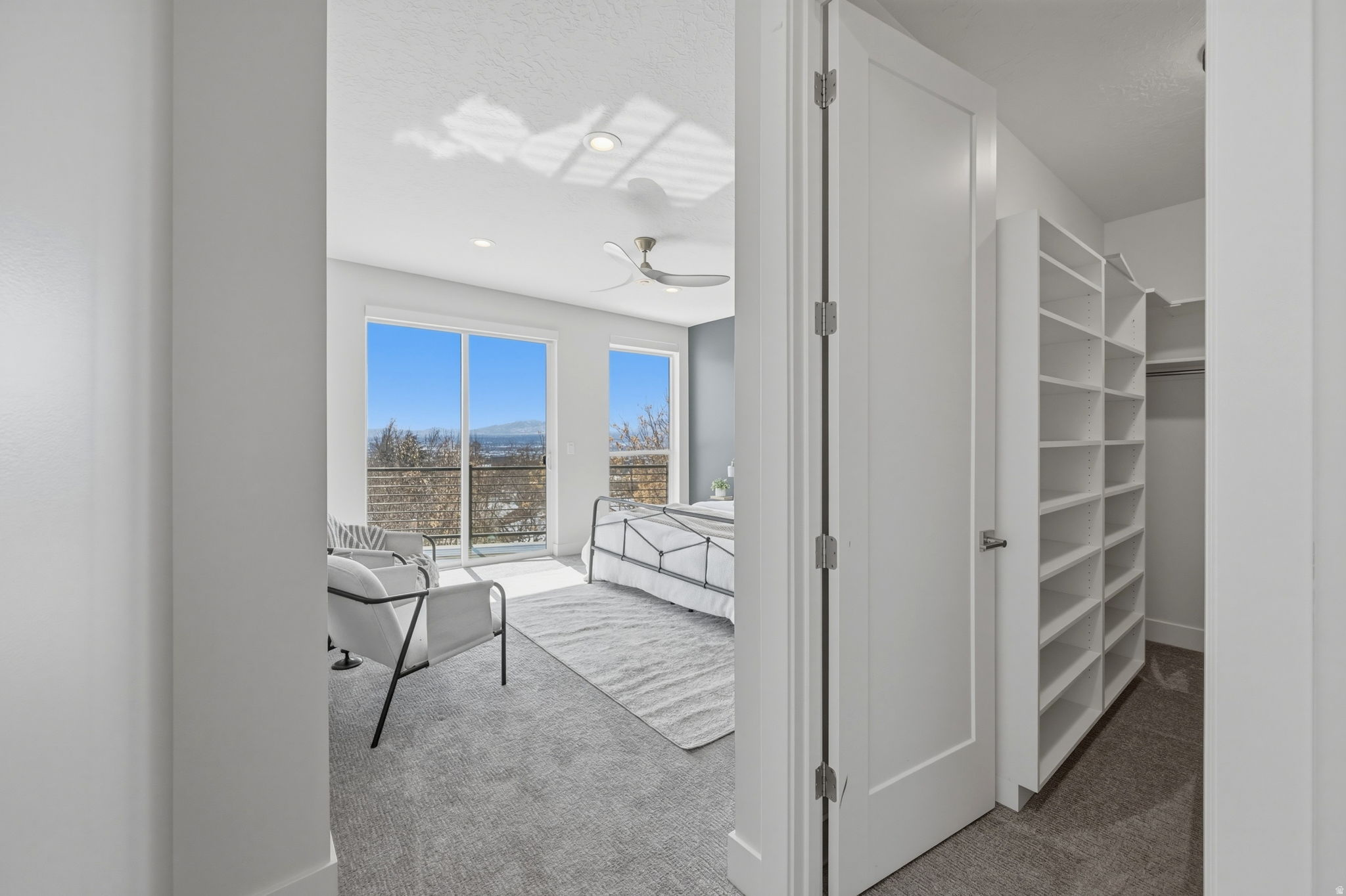 COLUMBUS COURT - Residential