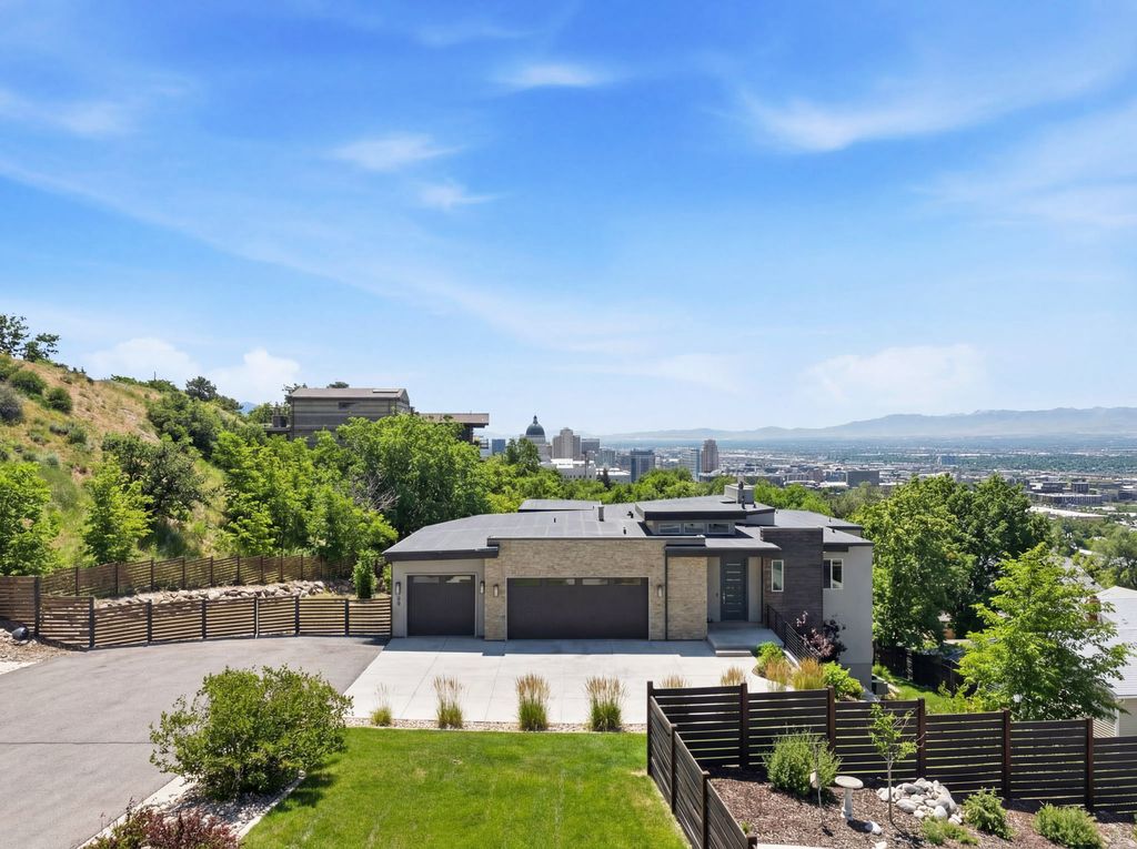 Photo of 68 E COLUMBUS CT, Salt Lake City, UT 84103 (MLS # 2138586)