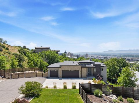 68 E COLUMBUS CT Salt Lake City UT 84103