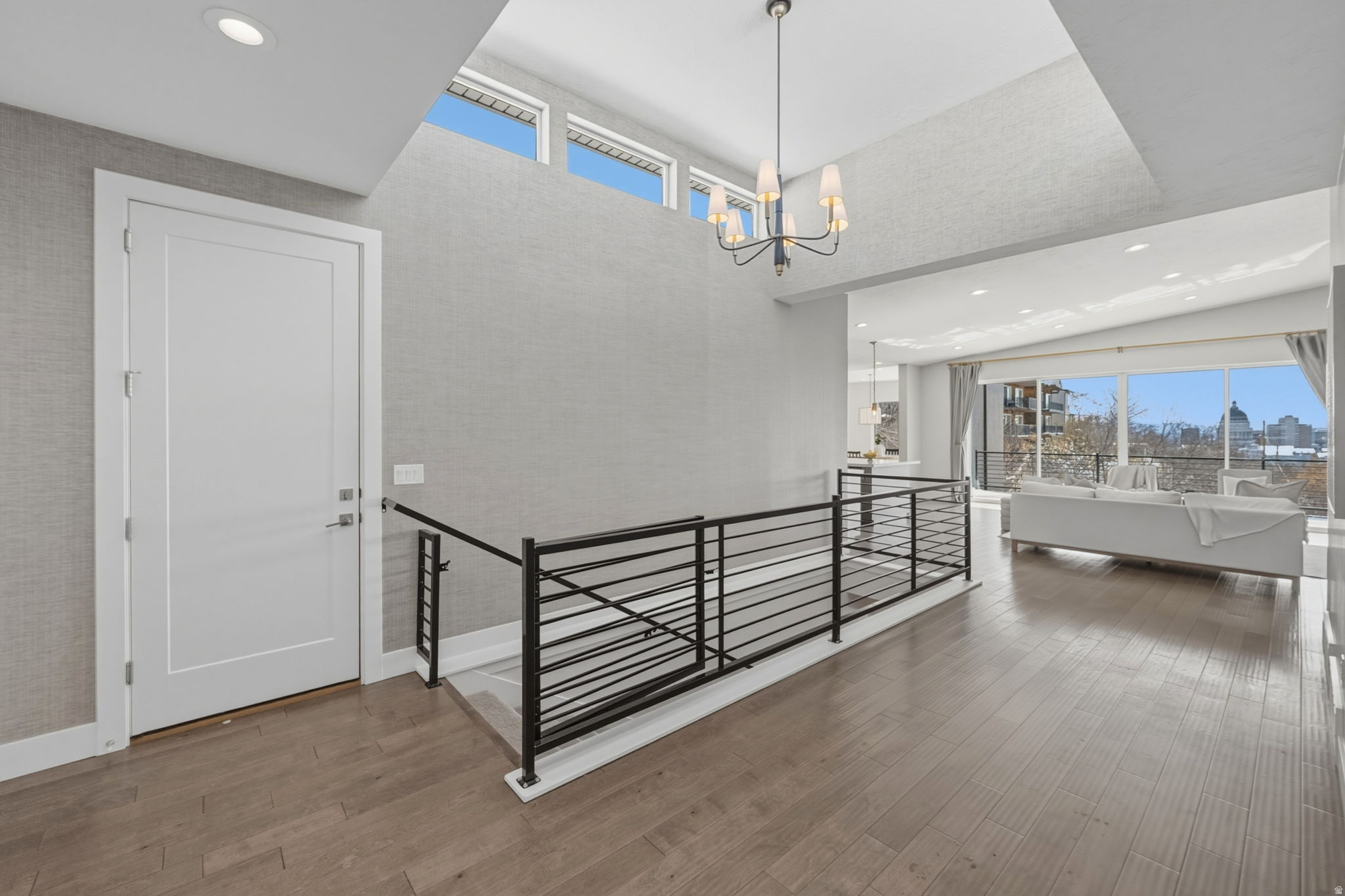 COLUMBUS COURT - Residential