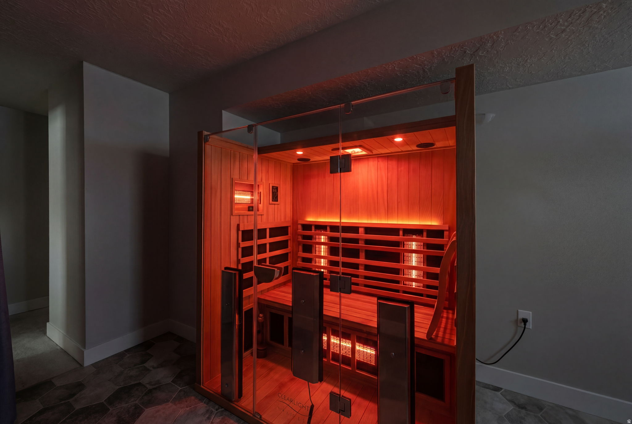 COLUMBUS COURT - Residential