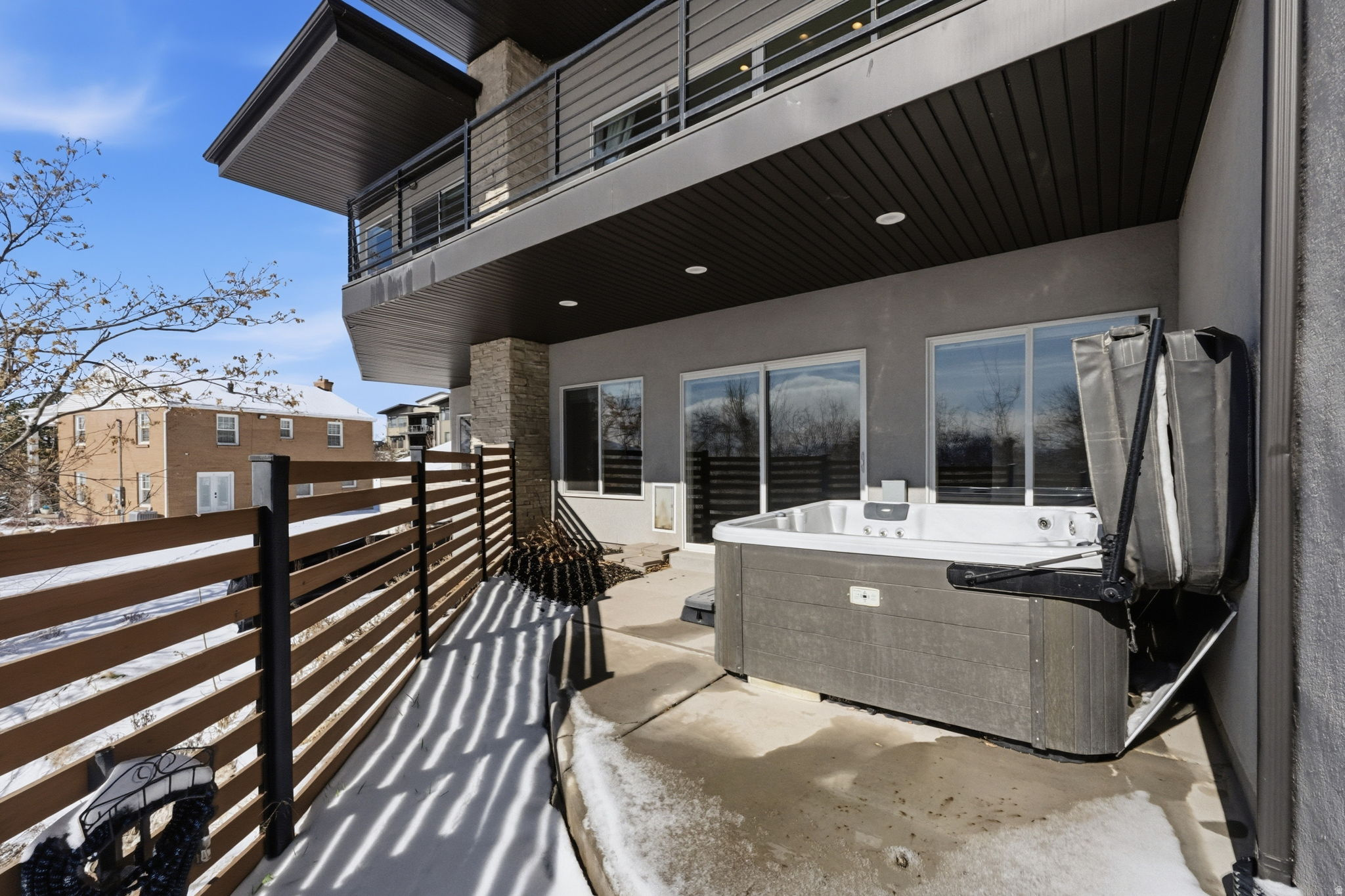 COLUMBUS COURT - Residential