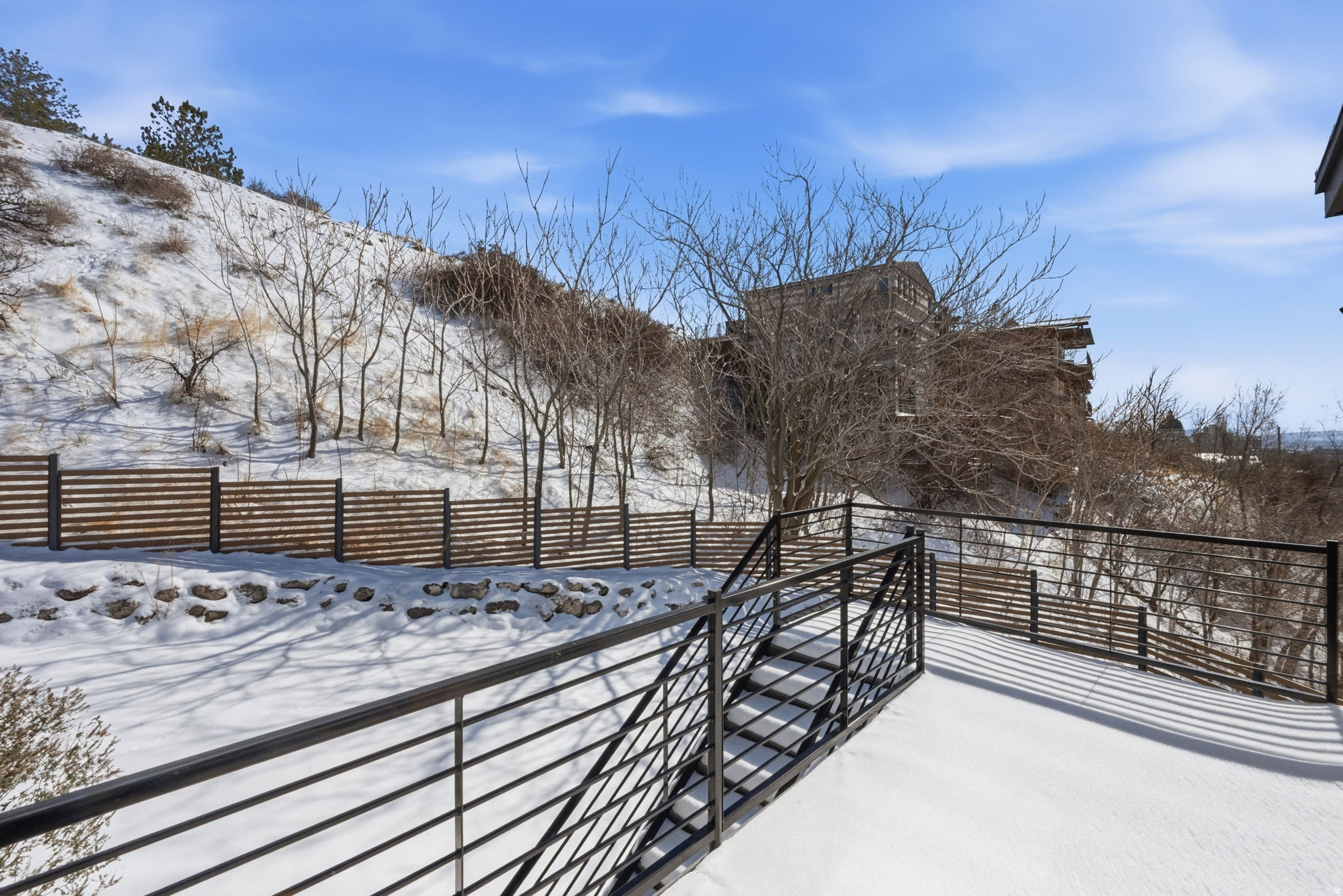 COLUMBUS COURT - Residential