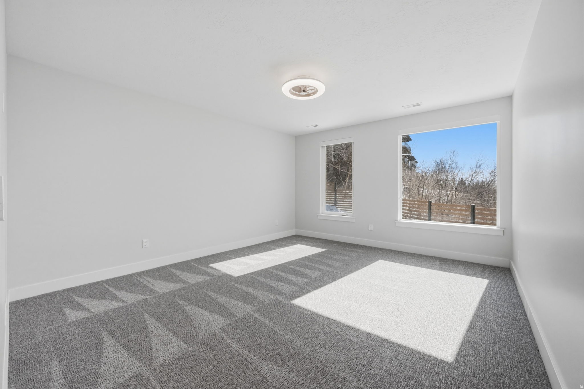 COLUMBUS COURT - Residential