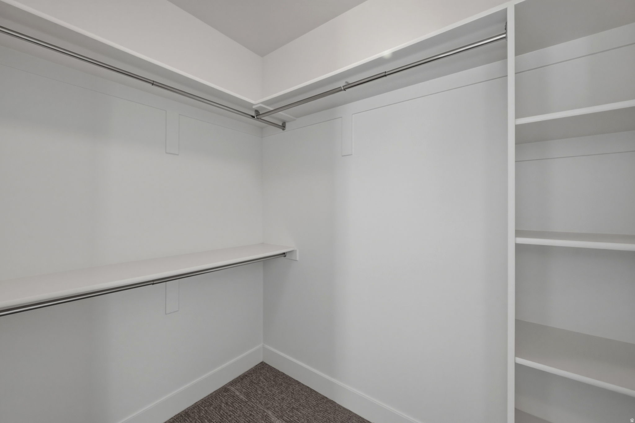 COLUMBUS COURT - Residential