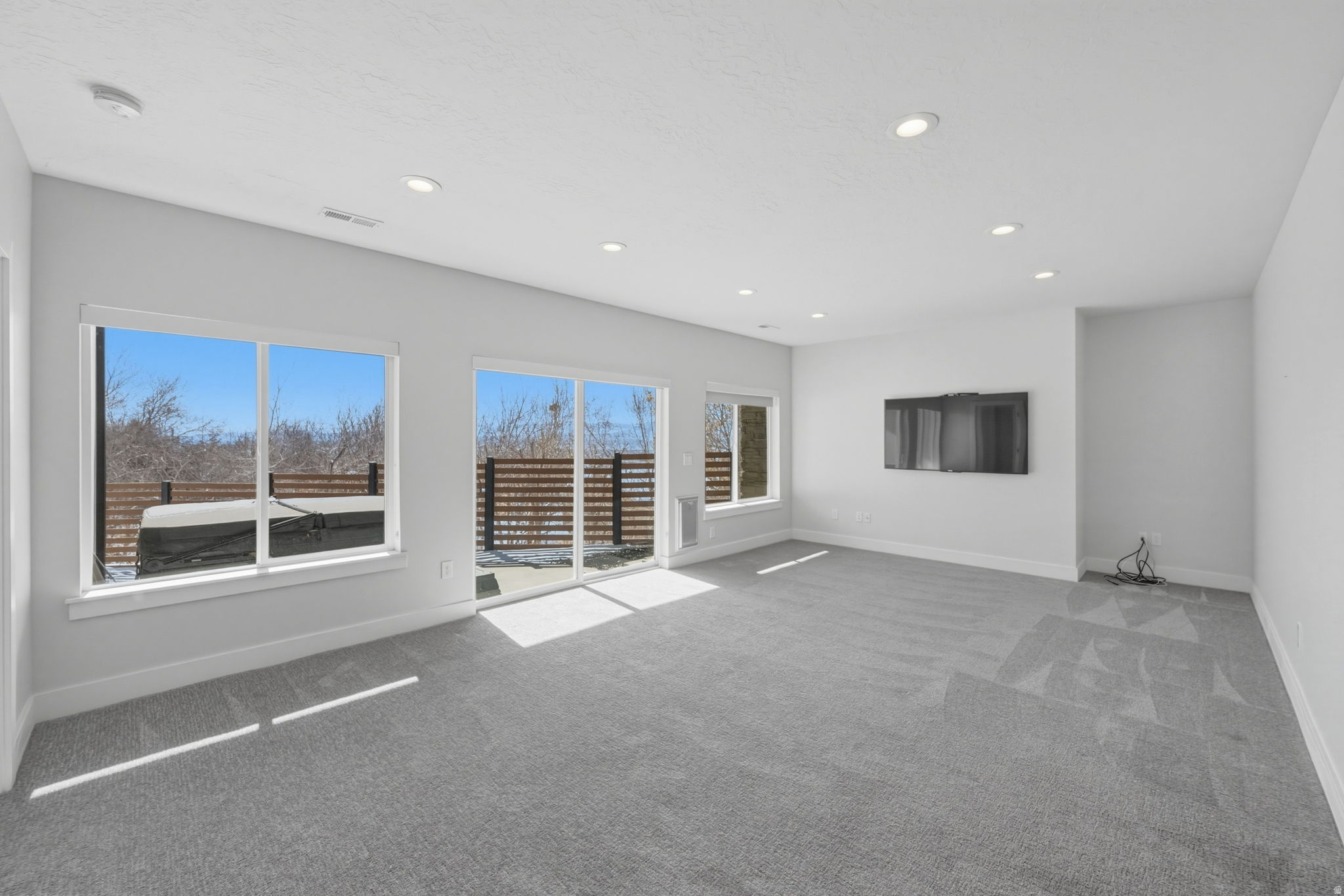 COLUMBUS COURT - Residential