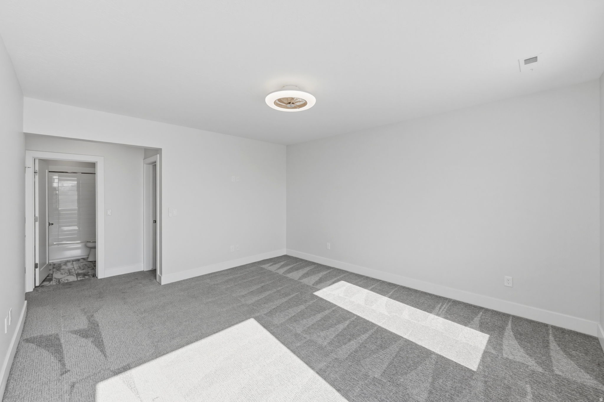 COLUMBUS COURT - Residential