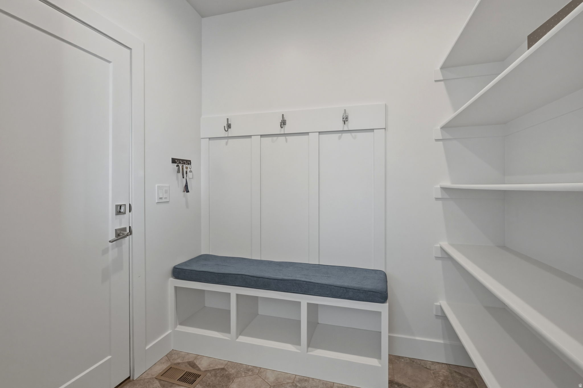 COLUMBUS COURT - Residential