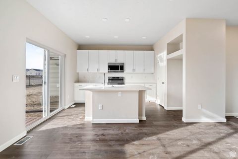 Tiny photo for 49 E BROADWAY DR #1037, Saratoga Springs, UT 84045 (MLS # 2111385)