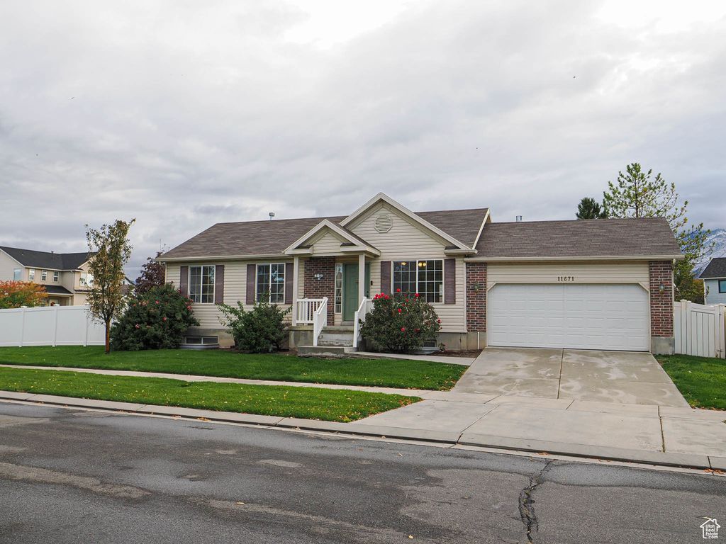 Photo of 11671 S CLINTWOOD DR, Draper, UT 84020 (MLS # 2119652)