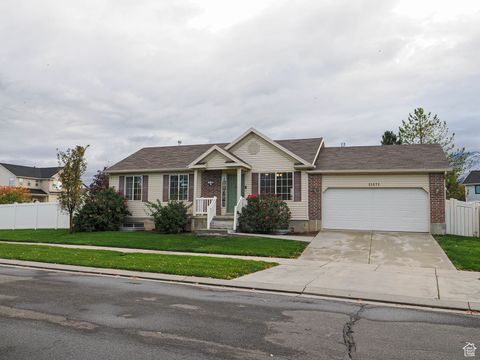 Tiny photo for 11671 S CLINTWOOD DR, Draper, UT 84020 (MLS # 2119652)