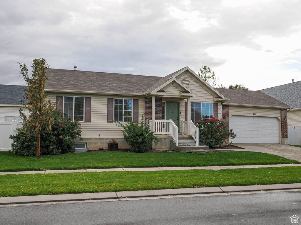 Photo for 11671 S CLINTWOOD DR, Draper, UT 84020 (MLS # 2119652)