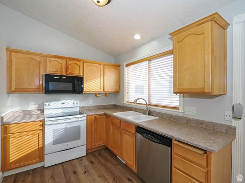 Tiny photo for 11671 S CLINTWOOD DR, Draper, UT 84020 (MLS # 2119652)