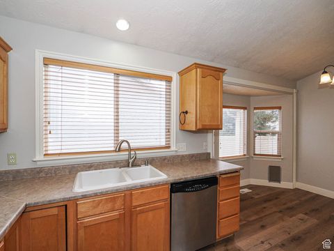 Tiny photo for 11671 S CLINTWOOD DR, Draper, UT 84020 (MLS # 2119652)