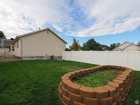 Tiny photo for 11671 S CLINTWOOD DR, Draper, UT 84020 (MLS # 2119652)