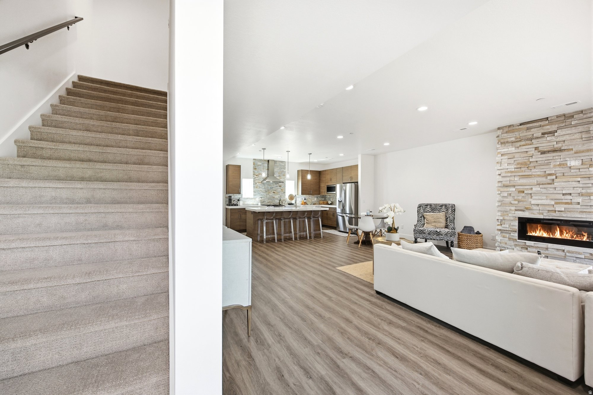 MAIN STREET - Residential