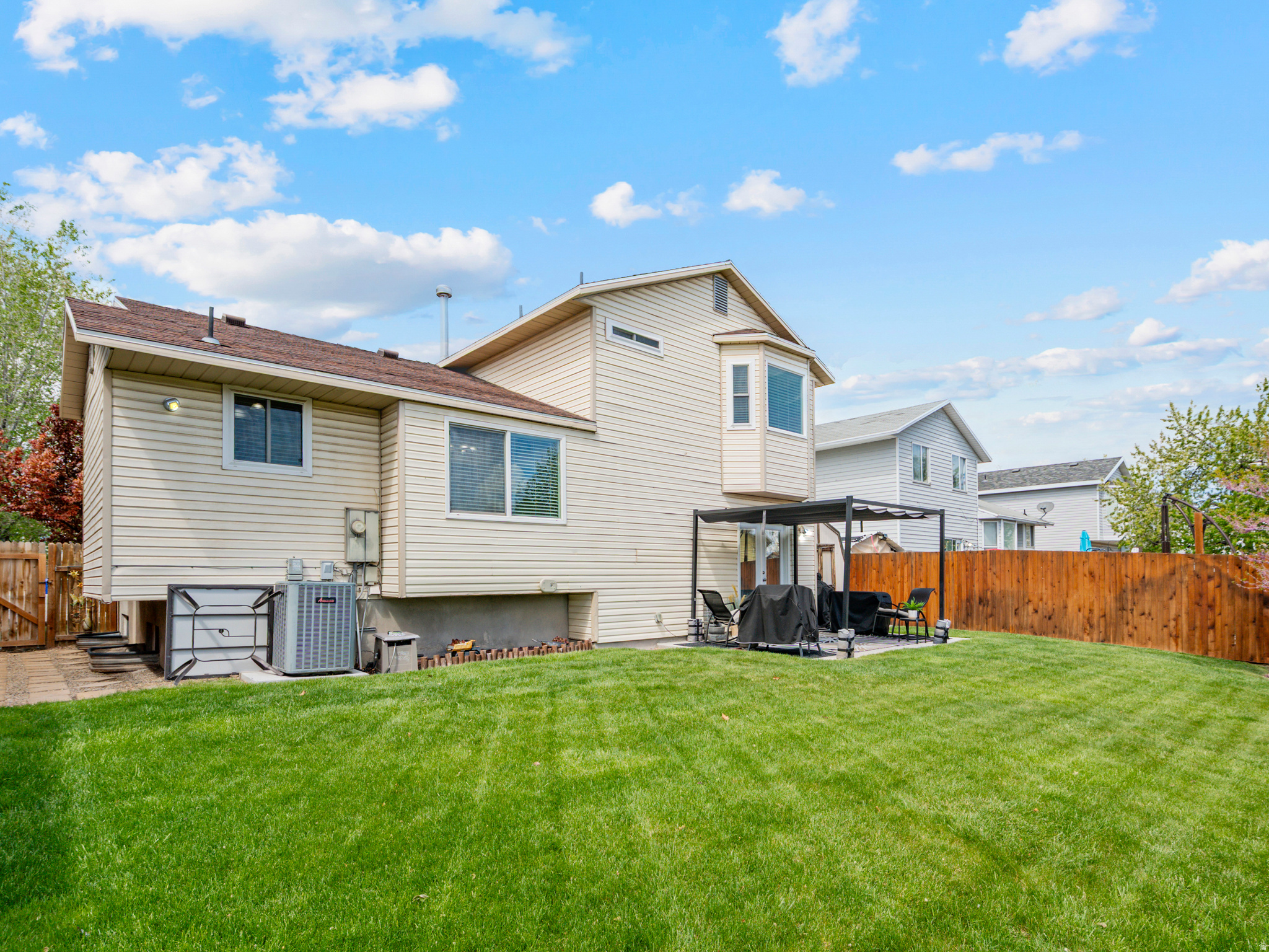 CRYSTAL HILLS SUB - Residential