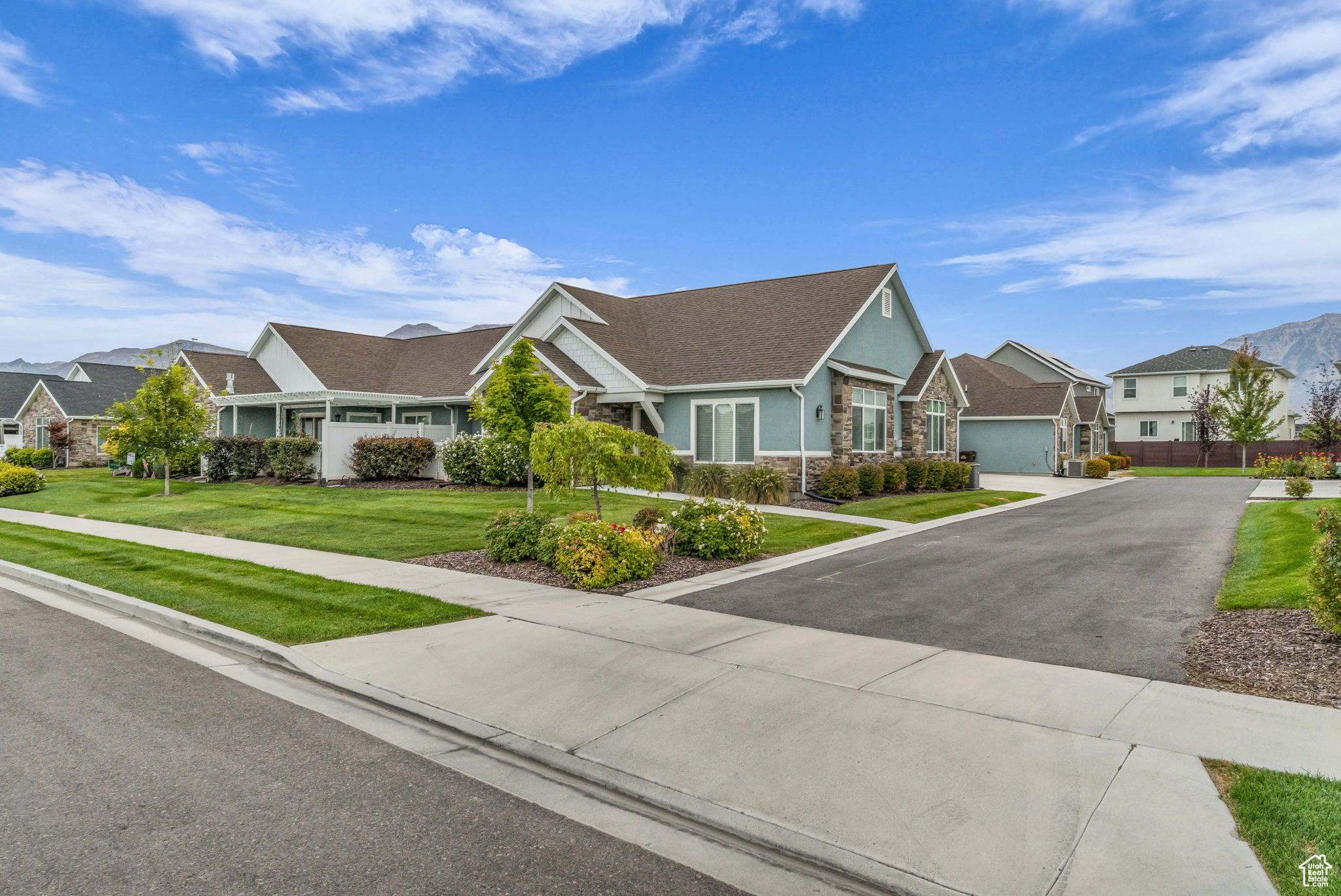 THE VILLAS AT WATERS EDGE - Residential