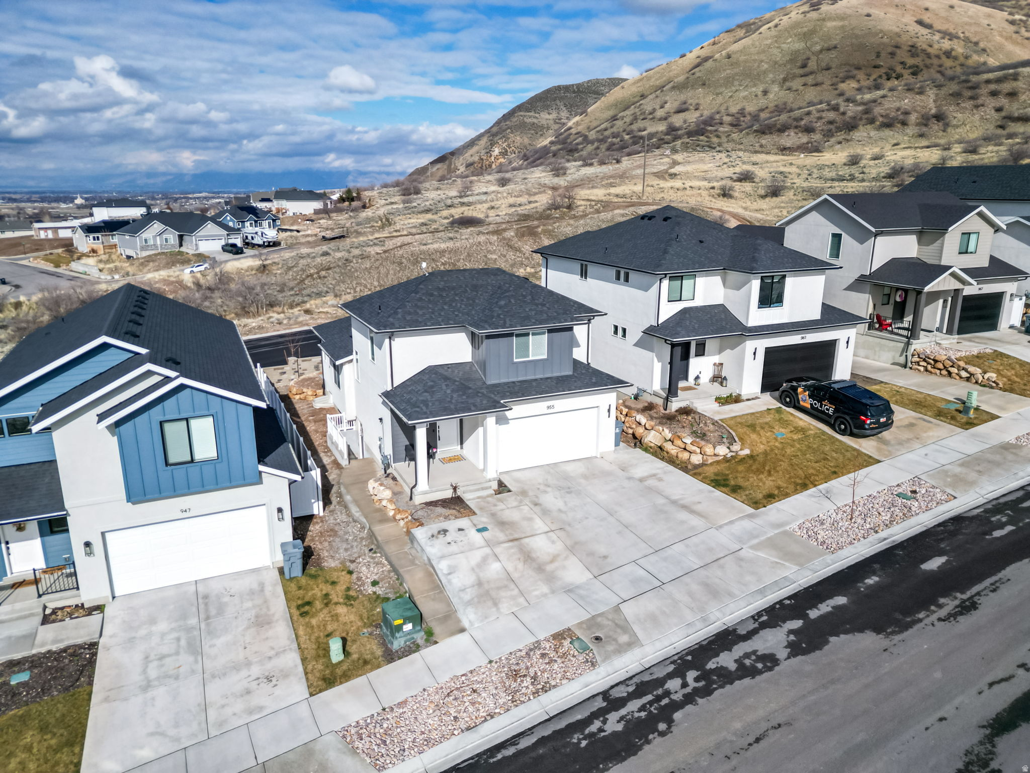 OVERLOOK ESTATES - Residential