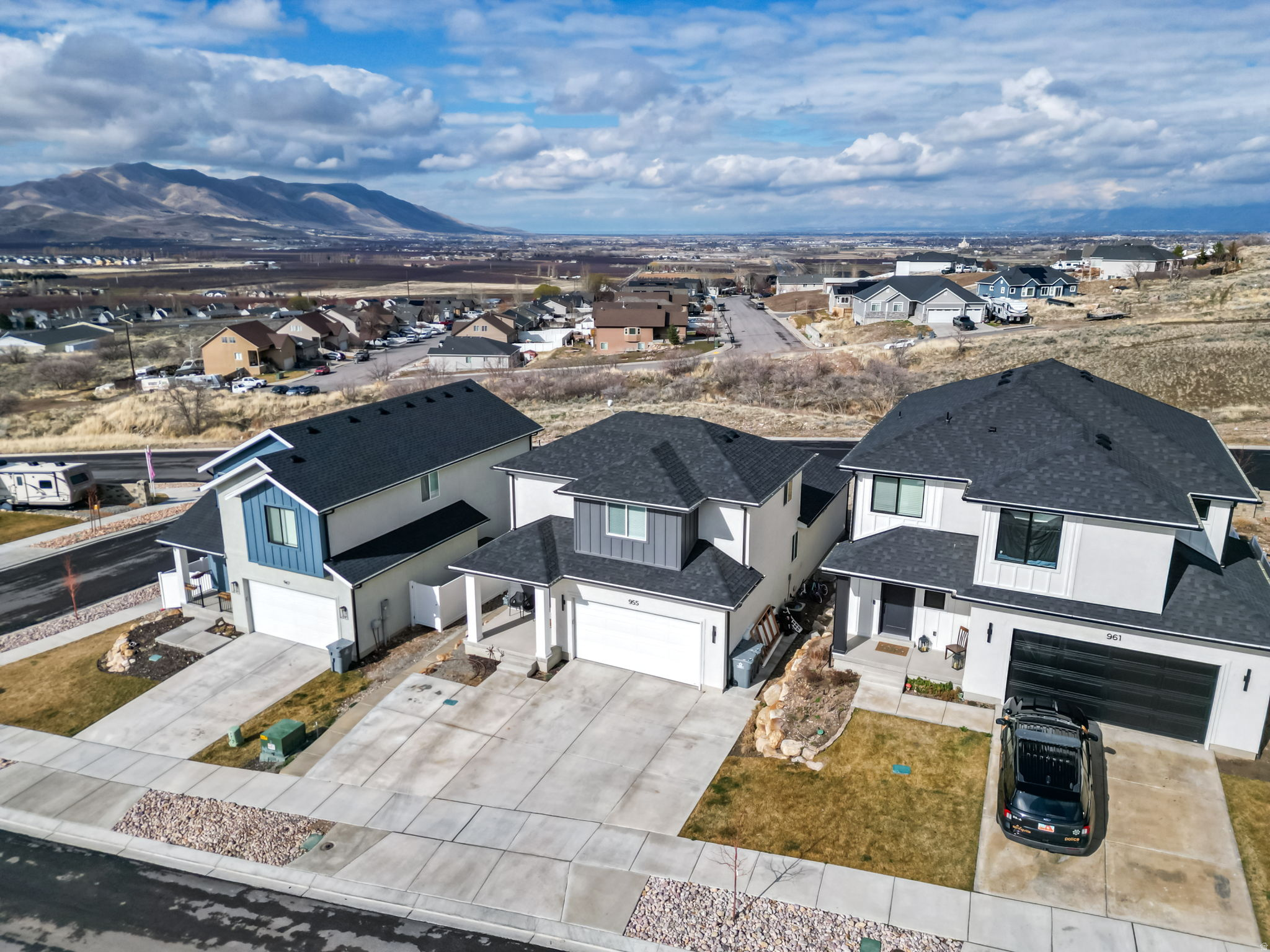 OVERLOOK ESTATES - Residential