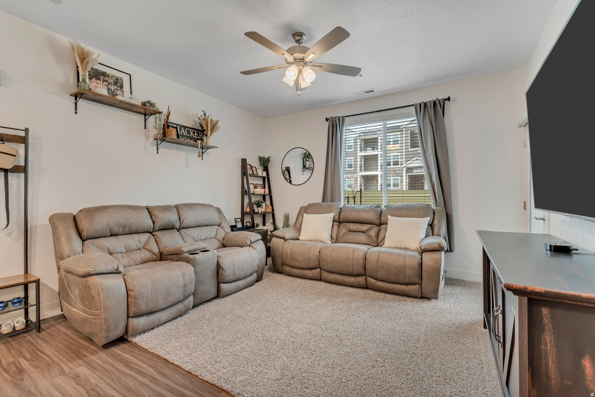 MOUNTAIN RIDGE - Residential