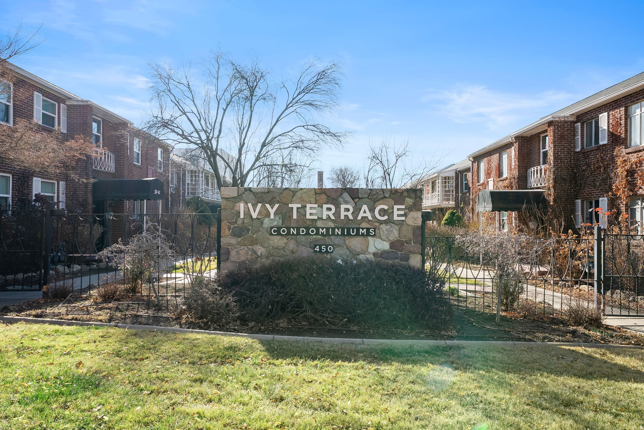 IVY TERRACE CONDM - Residential