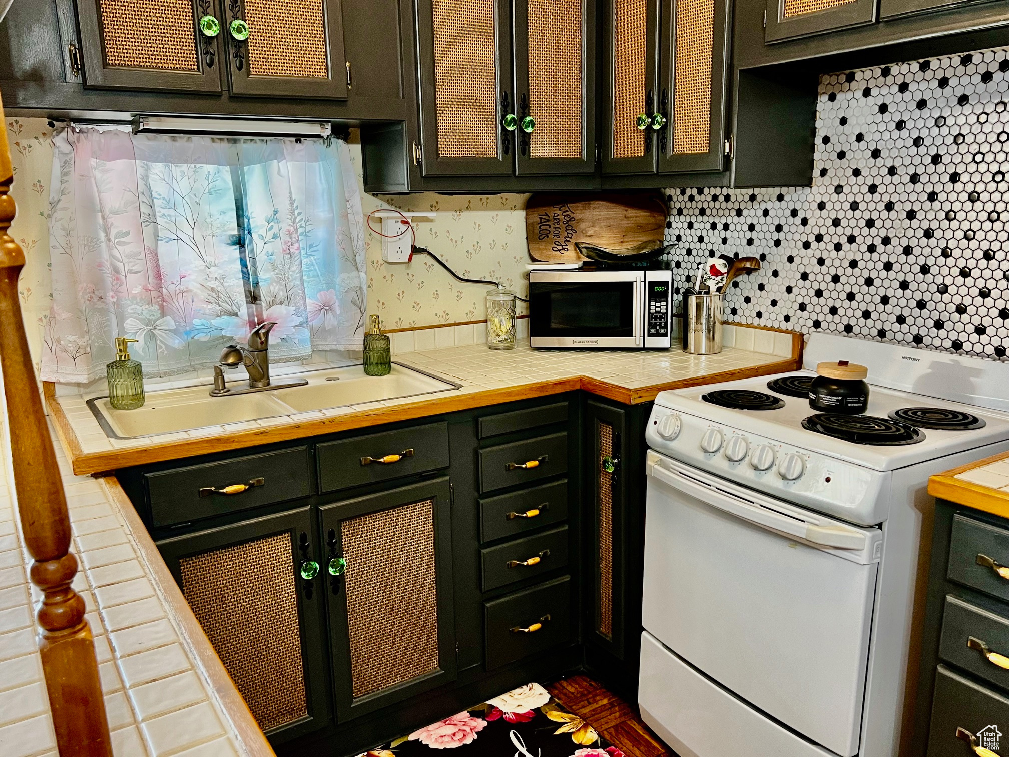 KINGS ROW EST 1 - Residential