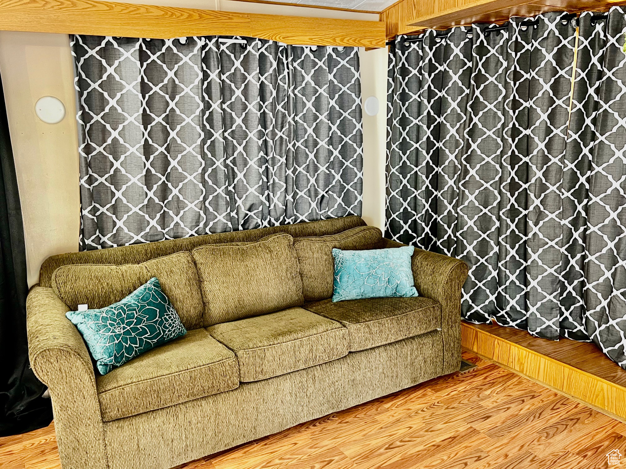 KINGS ROW EST 1 - Residential